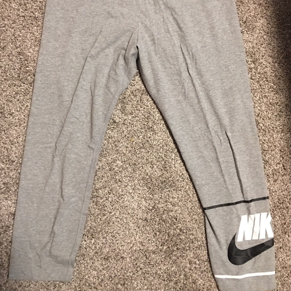 gray nike bottoms